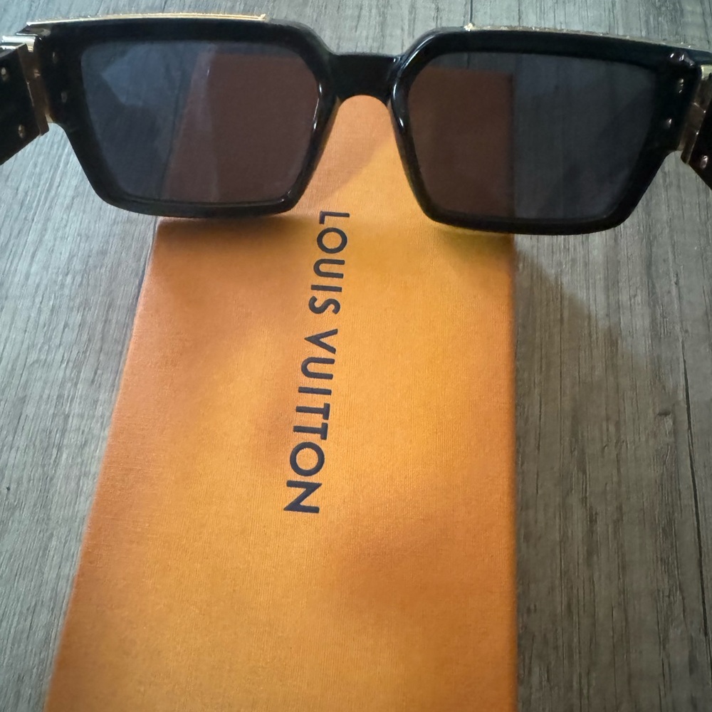 Louis Vuitton Millionaire Sunglasses. Worn once - Picture 5 of 6